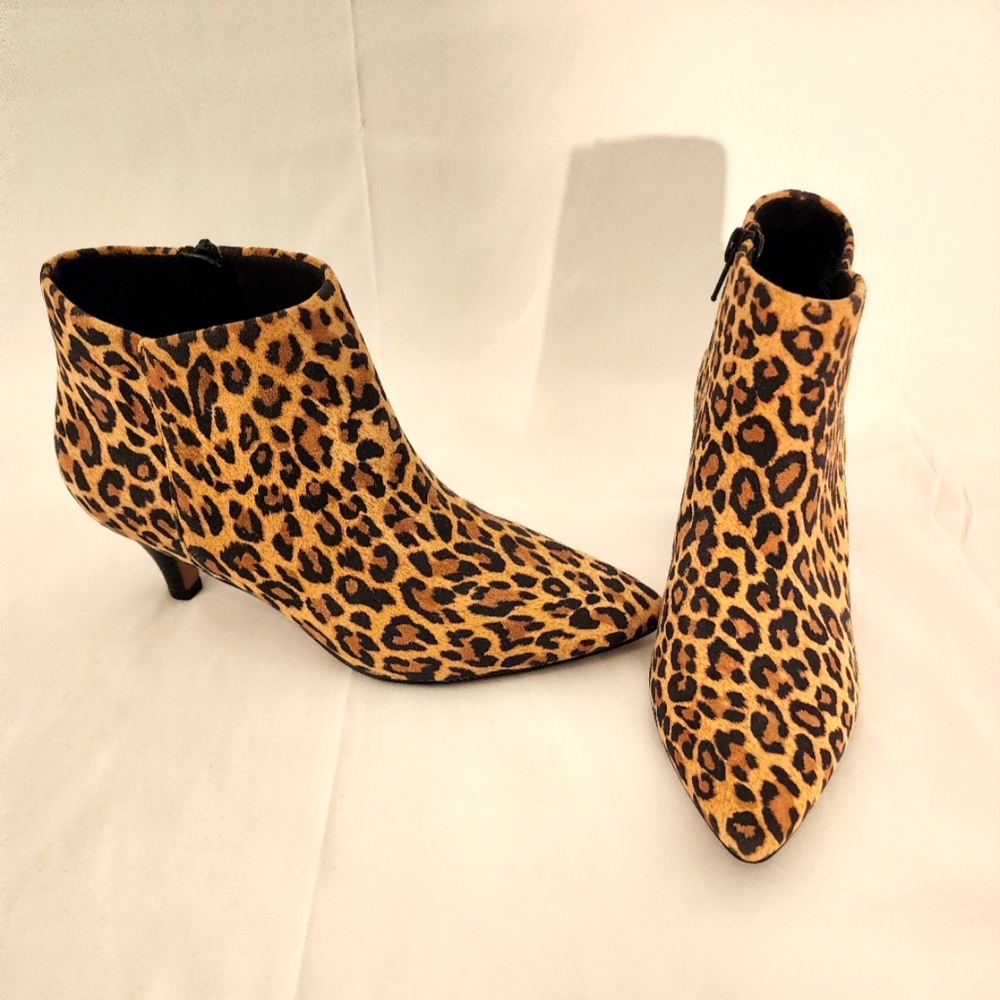 Clarks Linvale Sea Fashion Boot Size 8M Imprime Leopard